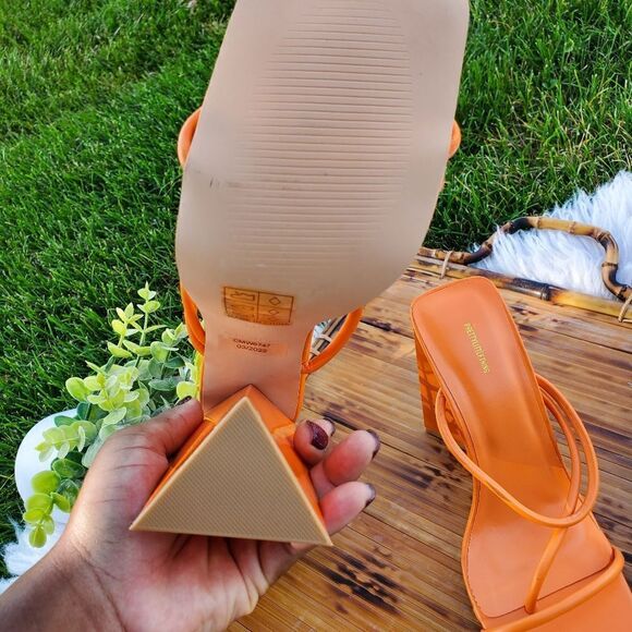 Pretty Little Thing Open Toe Chunky Block Triangular Heel Sandal Sz 9 - Picture 7 of 13